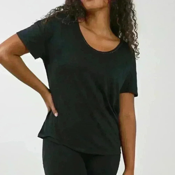 NWT NIKE Yoga Dri-FIT Metallic
Trim Top Sz M or L - Picture 2 of 10